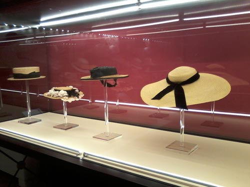 17 il cappello tra arte e stravaganza