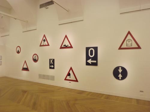 Allestimento mostra Tino Stefanoni alla Galleria Gruppo Credito Valtellinese di Milano 