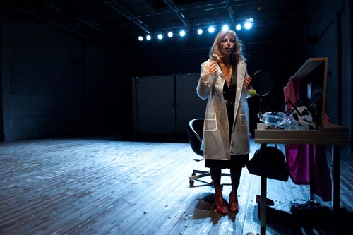 Francesca Figini in una scena di 'IncertiCorpi'