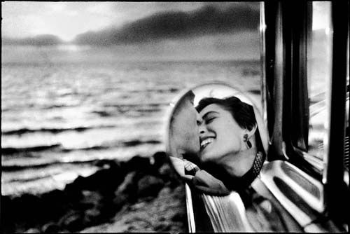 1 elliott erwitt santa monica california 1955