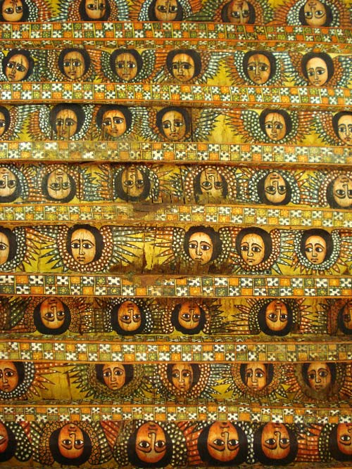 Gondar: I cherubini sul soffitto della chiesa di Debre Birhan Selassie
