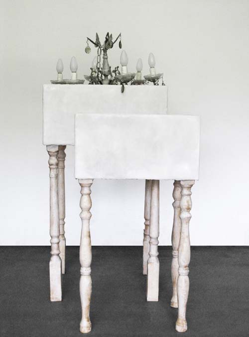1 cristina treppo forget me 2009 installazione con legno cera lampadario 130x80x65cm