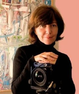 la fotografa Bruna Biamino con una delle sue macchine