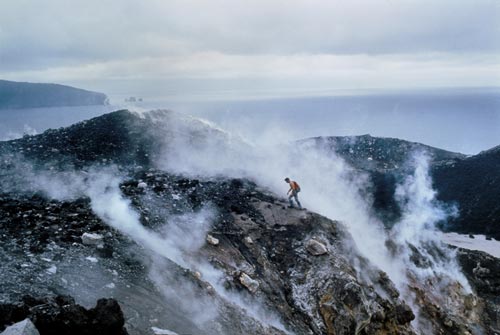 1 vulcano krakatoa indonesia 1968 walter bonatti