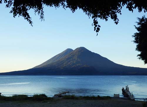 5 panajachel guatemala-lago vulcanico atitlan