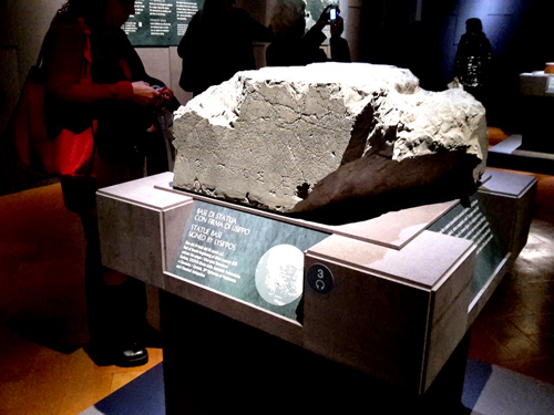 Base di statua con firma di Lisippo