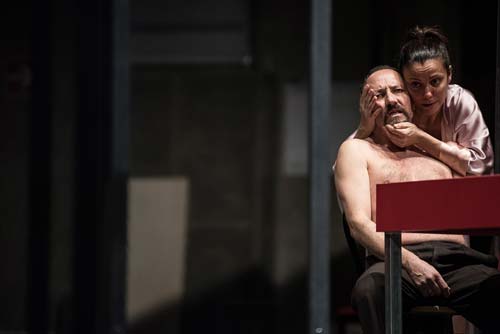 Paolo Serra e Gaia Aprea in un momento delle prove di Zio Vanja al Teatro Mercadante di Napoli