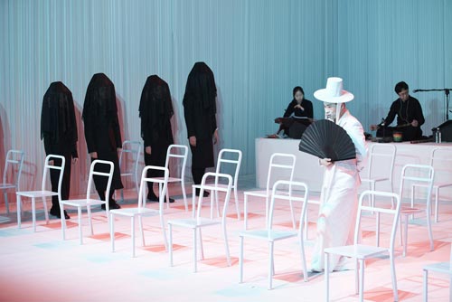 2 lee hee-moon company in zap