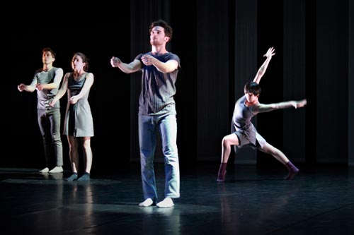 3 allievi teatrodanza della civica scuola paolo grassi di milano