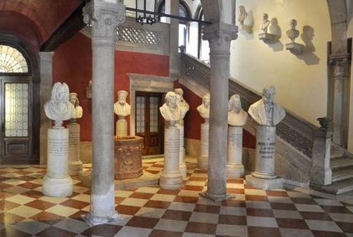 Palazzo franchetti atrio