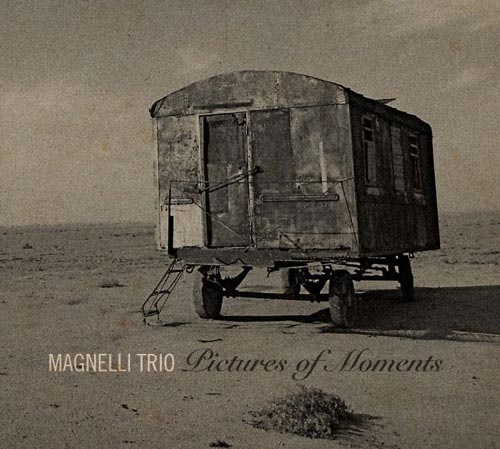 Magnelli trio-pictures of moments copertina