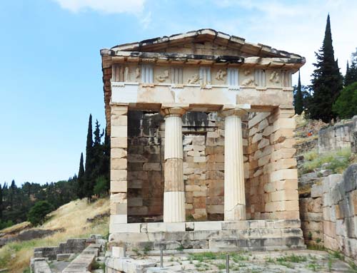Delfi: Il Tesoro degli Ateniesi