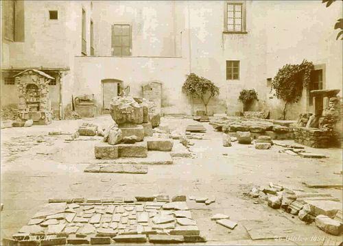 Foto-storica---allestimento-cortile