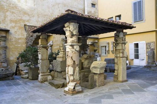 Il-cortile-restituito-allantico-splendore