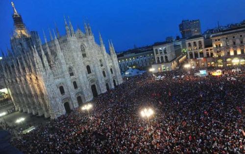 Milano piazza duomo durante un concerto