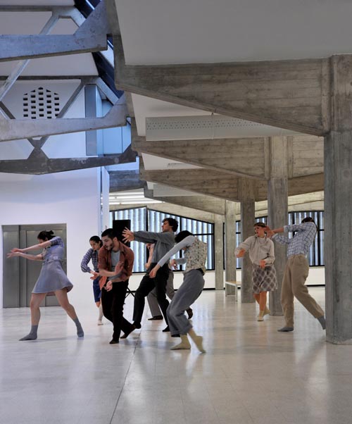 3 shechter junior in coda-foto dario lasagni collezione maramotti reggio emilia