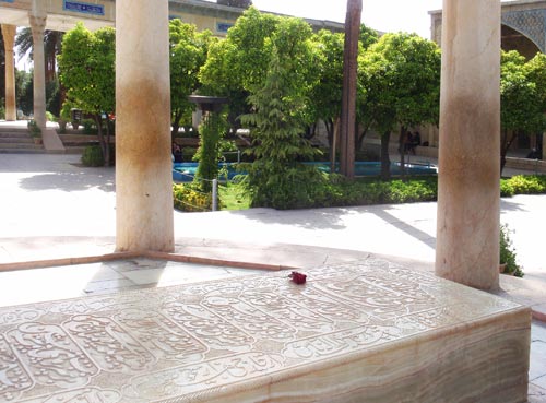 1a shiraz la tomba del poeta hafez-foto donata brugioni