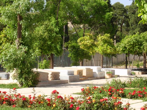 2 shiraz l angolo dei poeti-foto donata brugioni