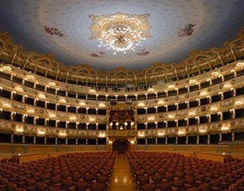 Veduta interna teatro la fenice venezia
