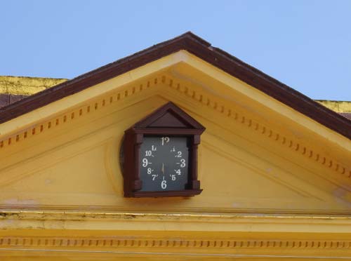 9 orologio del poder popular di baracoa-foto donata brugioni