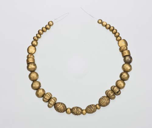 Filo (?) di perline, Tumulo di Majkop, Seconda metà del 4000 a.C, Oro, Lunghezza della perlina 1,0, San Pietroburgo, Museo Statale Ermitage 