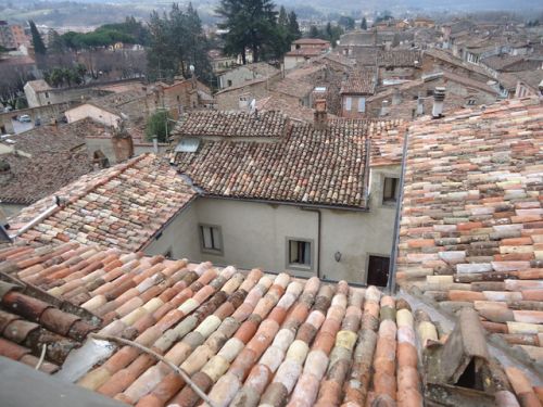 Veduta dai tetti di Palazzo Lignani Marchesani a Città di Castello