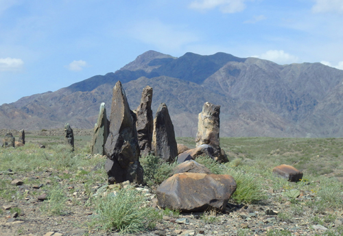 6 kazakhstan menhir necropoli besshatyr-foto donata brugioni