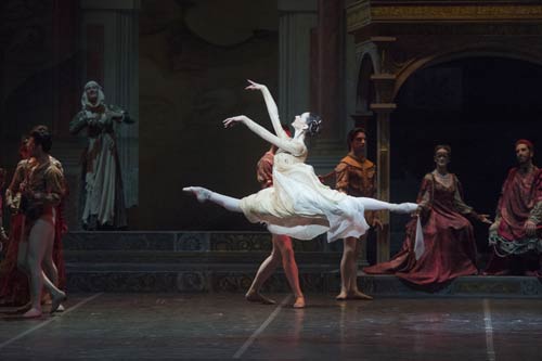 2 romeo e giulietta-foto francesco squeglia-teatro san carlo