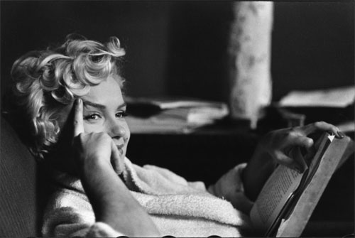 Marilyn monroe 1 1956 elliott erwitt magnum photos contrasto