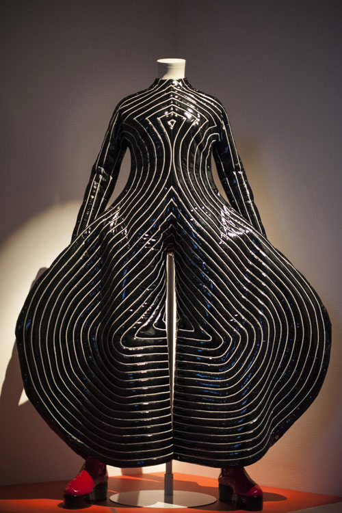 2 david bowie is bologna allestimento mostra