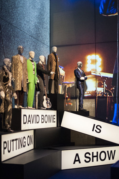 5 david bowie is bologna allestimento mostra