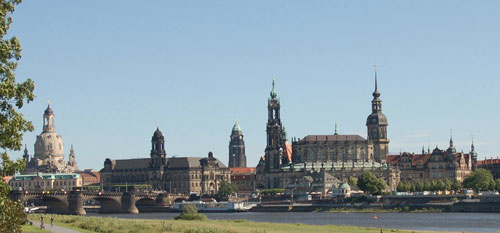 8 veduta di dresda dalla riva destra dell elba-foto donata brugioni
