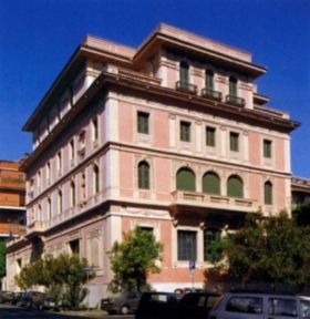 Museo Hendrik Christian Andersen, veduta dell'angolo di via Mancini e via Pisanelli a Roma