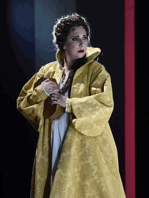 Un momento del Don Carlo 2016 al Teatro Regio di Parma. In scena Serena Farnocchia