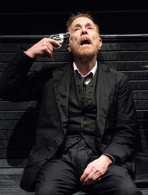 Luomo-dal-fiore-in-bocca 12