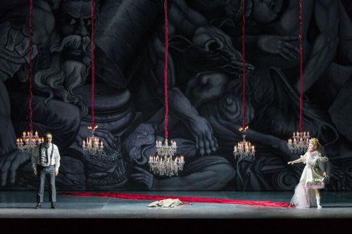 Una scena di 'Rigoletto' firmato Alessio Pizzech a Bologna