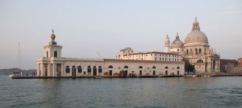 Punta della dogana veduta dal canal grande
