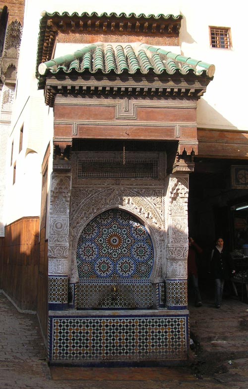 5 medina di fes fontana piazzetta najjarine-foto donata brugioni