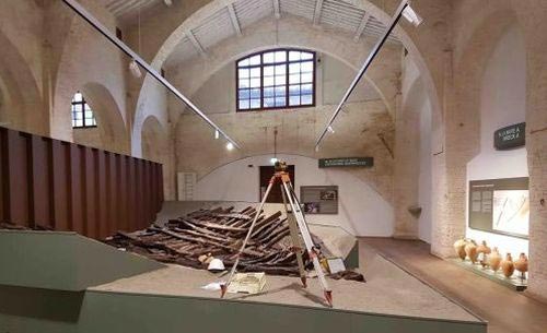Sala IV Museo Navi di Pisa, particolare della nave
