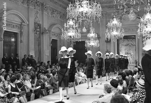 1962_15713, 14 luglio 1962, Sfilata di abiti e cappelli alla Sala Bianca, Clothing and hat show in the Sala Bianca