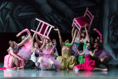 Una scena di 'Rigoletto' firmato Alessio Pizzech a Bologna