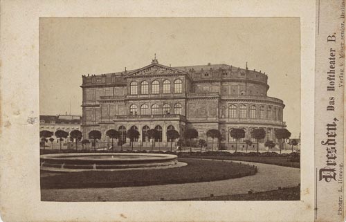 1-dresdner-hoftheater-um-1860--foto-l herzog 