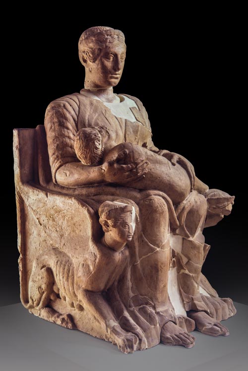 1 statua cinerario etrusca detta mater matuta