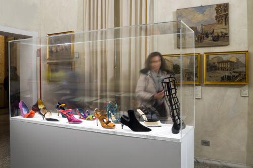 4 manolo-blahnik-the-art-of-shoes
