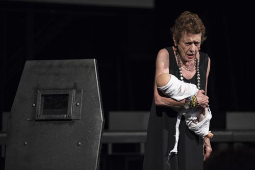 Angela-pagano-in-le-troiane-foto-di-marco-ghidelli