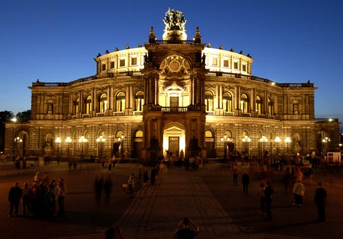 Semperoper daemmerung notturno foto matthias creutziger