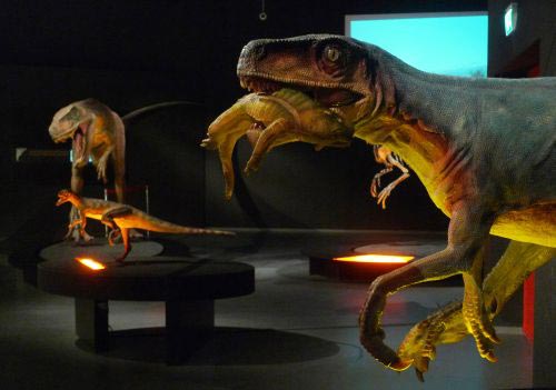 2 herrerasaurus
