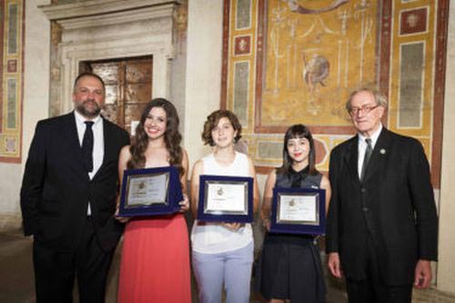Le tre vincitrici del premio scriviamoci 2017