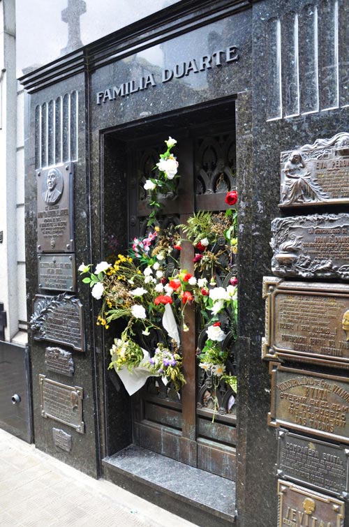 8 buenos aires cappella famiglia duarte cimitero recoleta evita peron foto donata brugioni